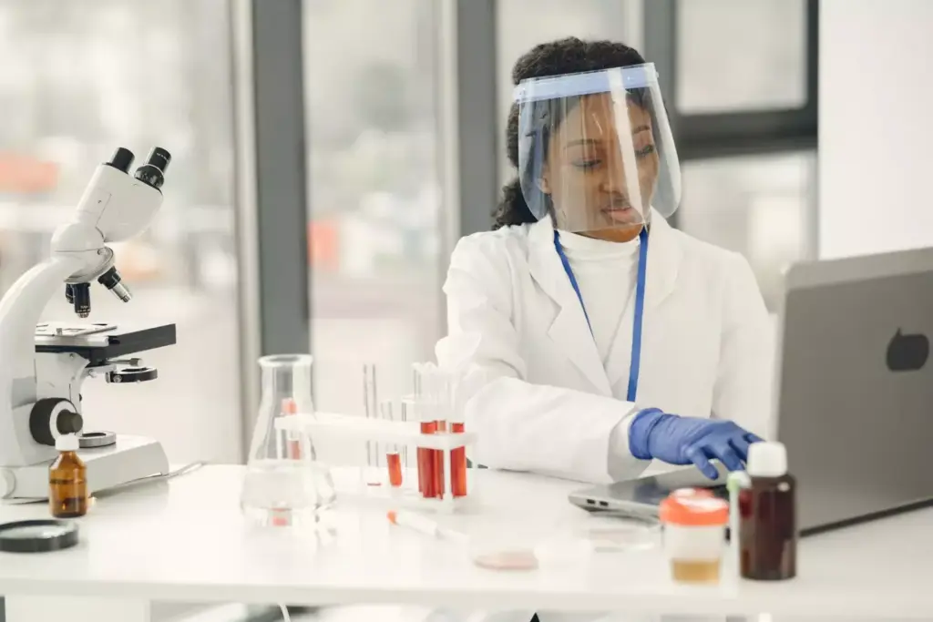 A clinical laboratory with modern medical equipment, including an IV stand, syringes, and medication vials. In the foreground, a woman sits in a chair, her expression reflecting the gravity of the situation. Surrounding her, doctors and nurses in white coats move with a sense of purpose, working to administer the appropriate chemotherapy treatments. The lighting is bright and clean, casting a hopeful glow on the scene. The angle is slightly elevated, allowing the viewer to observe the intricate details of the medical procedures and the patient's experience. The overall atmosphere conveys the critical role of chemotherapy in breast cancer treatment, with a sense of care, professionalism, and determination to provide the best possible outcome. A clinical laboratory with modern medical equipment, including an IV stand, syringes, and medication vials. In the foreground, a woman sits in a chair, her expression reflecting the gravity of the situation. Surrounding her, doctors and nurses in white coats move with a sense of purpose, working to administer the appropriate chemotherapy treatments. The lighting is bright and clean, casting a hopeful glow on the scene. The angle is slightly elevated, allowing the viewer to observe the intricate details of the medical procedures and the patient's experience. The overall atmosphere conveys the critical role of chemotherapy in breast cancer treatment, with a sense of care, professionalism, and determination to provide the best possible outcome.