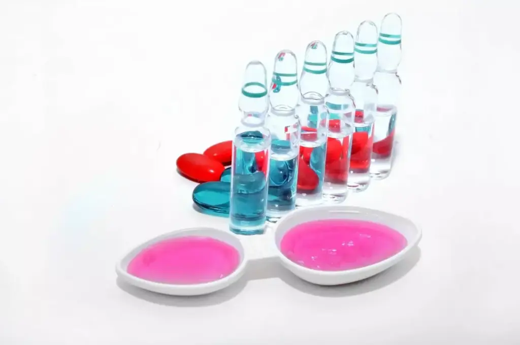 A detailed illustration of various ovarian cancer treatment options. In the foreground, a clear glass beaker filled with vibrant pink and purple liquid medications. Surrounding the beaker, a cluster of prescription pill bottles, syringes, and medical instruments in shades of white, silver, and blue. In the middle ground, a sleek, modern cancer treatment facility with glass walls and minimalist decor bathed in warm, natural lighting. In the background, a serene landscape with rolling hills, lush greenery, and a soft, hazy sky, conveying a sense of hope and healing. The overall mood is one of scientific precision, medical innovation, and patient-centric care. A detailed illustration of various ovarian cancer treatment options. In the foreground, a clear glass beaker filled with vibrant pink and purple liquid medications. Surrounding the beaker, a cluster of prescription pill bottles, syringes, and medical instruments in shades of white, silver, and blue. In the middle ground, a sleek, modern cancer treatment facility with glass walls and minimalist decor bathed in warm, natural lighting. In the background, a serene landscape with rolling hills, lush greenery, and a soft, hazy sky, conveying a sense of hope and healing. The overall mood is one of scientific precision, medical innovation, and patient-centric care.