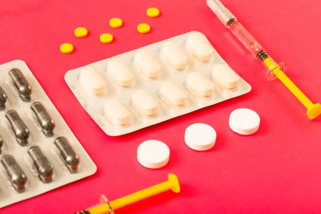 A neatly arranged still life showcasing a selection of common breast chemotherapy medications. The foreground features several pill bottles, each with a clear label displaying the drug name. The middle ground includes various tablets and capsules in different shapes and colors, artfully scattered across a clean, neutral surface. The background maintains a soft, muted tone, allowing the pharmaceutical items to take center stage. Gentle, diffused lighting from an unseen source casts subtle shadows, highlighting the textures and forms of the drugs. The overall composition conveys a sense of clinical precision and informative intent, suitable for inclusion in a medical reference article. A neatly arranged still life showcasing a selection of common breast chemotherapy medications. The foreground features several pill bottles, each with a clear label displaying the drug name. The middle ground includes various tablets and capsules in different shapes and colors, artfully scattered across a clean, neutral surface. The background maintains a soft, muted tone, allowing the pharmaceutical items to take center stage. Gentle, diffused lighting from an unseen source casts subtle shadows, highlighting the textures and forms of the drugs. The overall composition conveys a sense of clinical precision and informative intent, suitable for inclusion in a medical reference article.