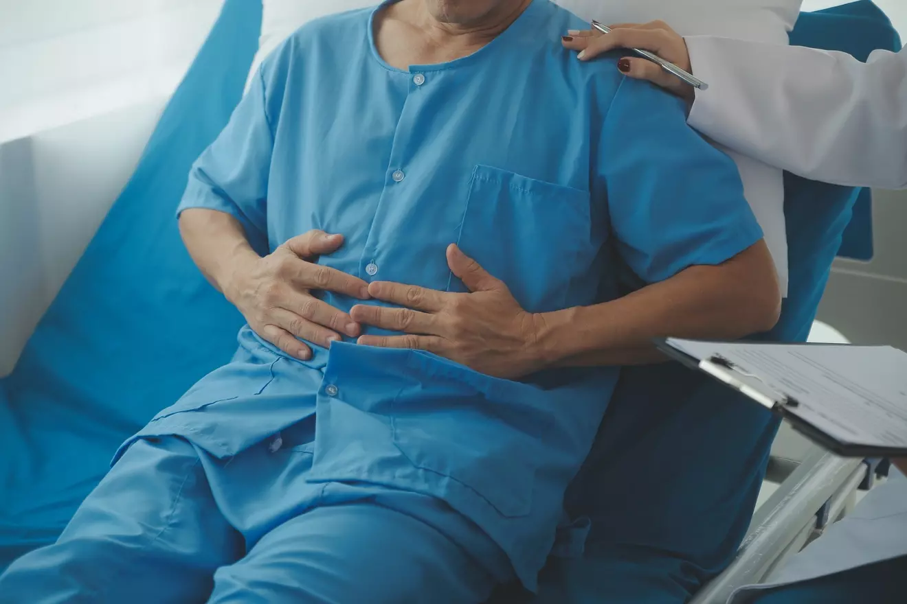 Abdominal Aortic Aneurysm Size: 7 Key Guidelines for Monitoring and Treatment