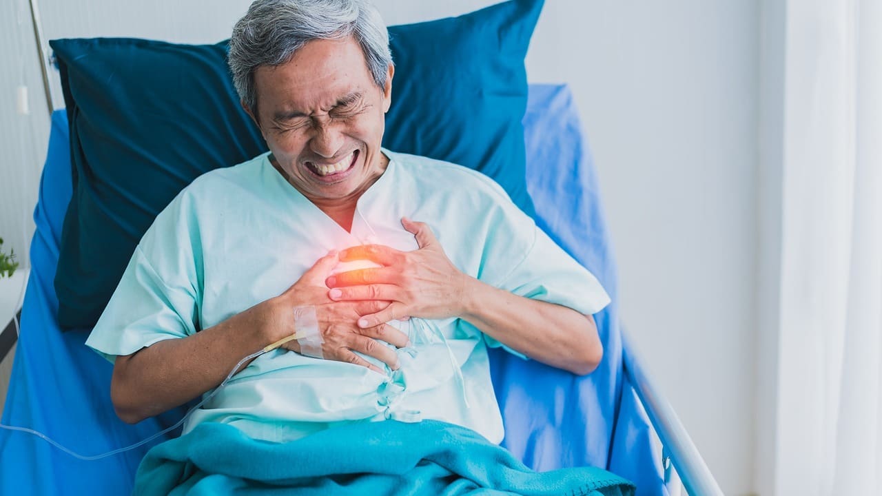 How to Use Aspirin During a Heart Attack: What to Do and Why It Helps