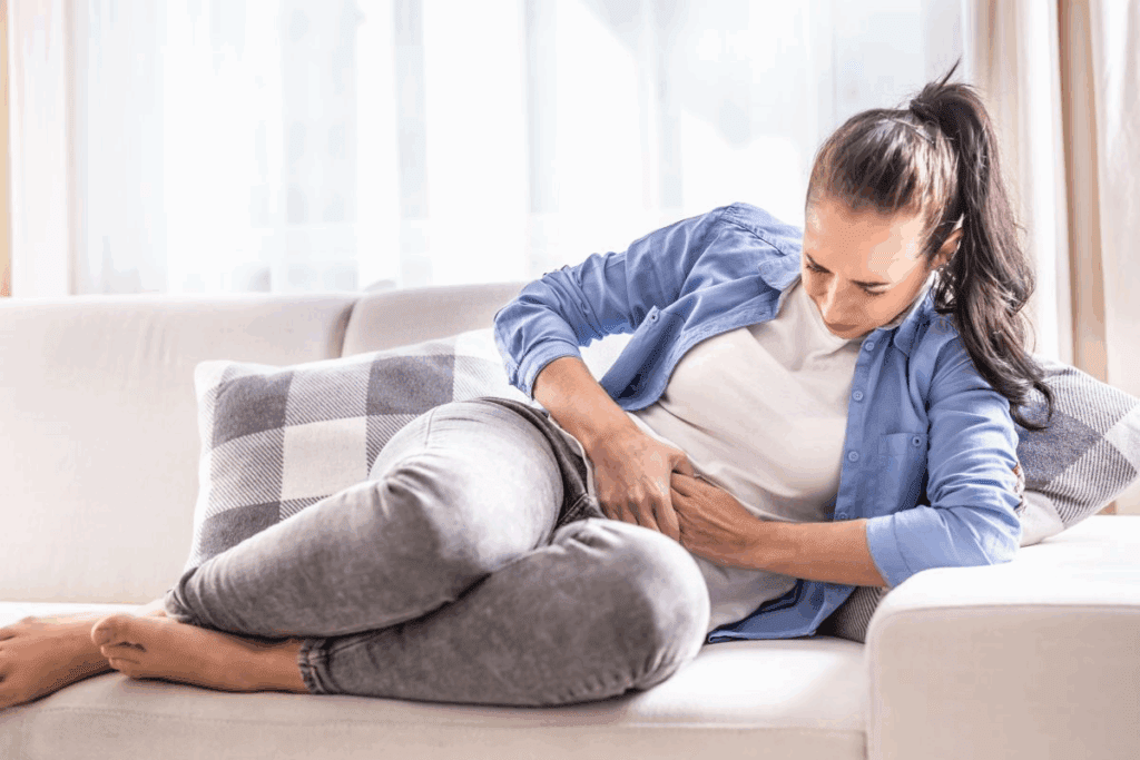 Right Side Pain Where Gallbladder Used to Be? 7 Causes