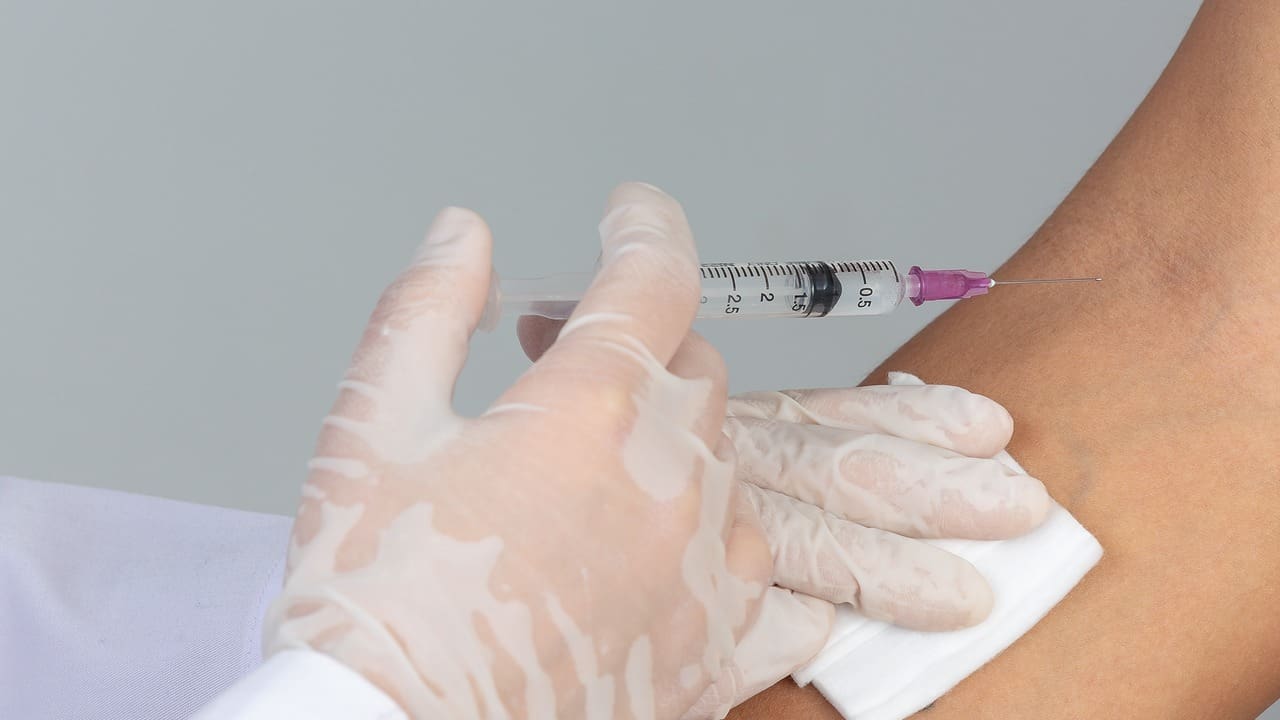 Cancer Vaccines: 4 Types, How They Work, and FDA-Approved Options