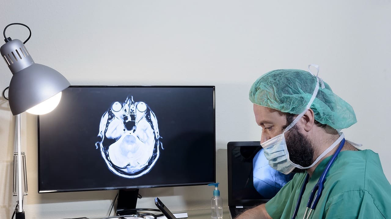 10 Swollen Brain Symptoms and Cerebral Edema Types Explained Fast