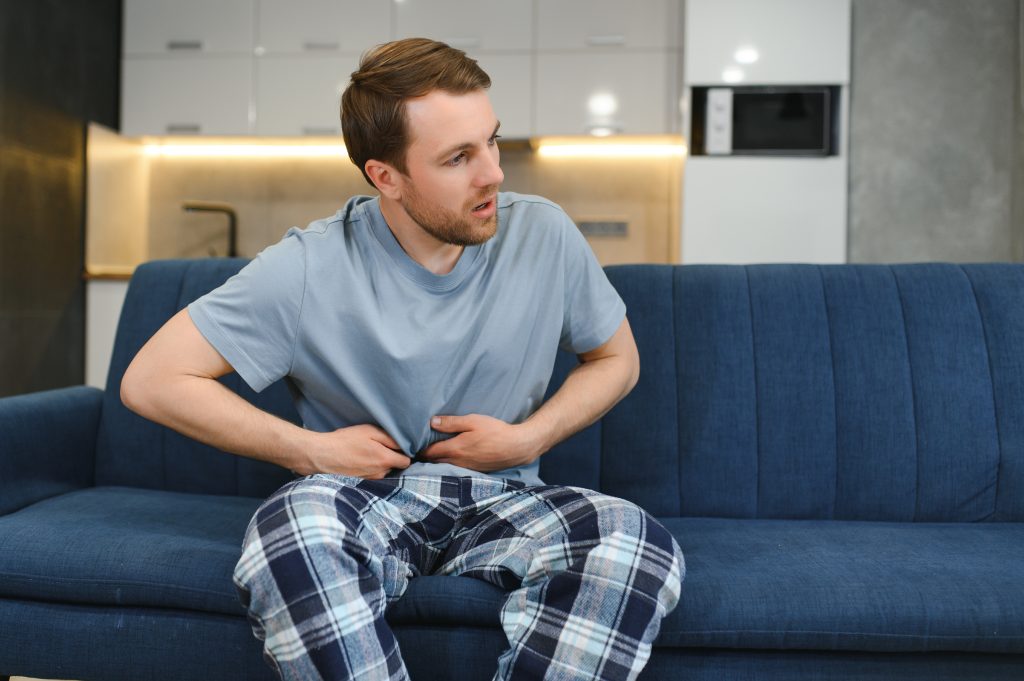 Where is colon cancer pain usually felt